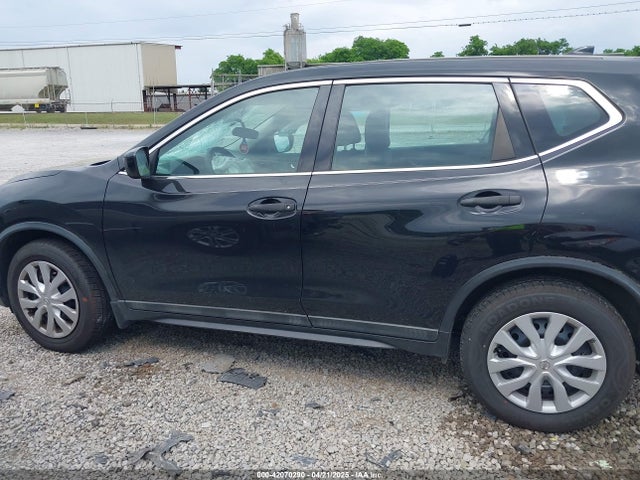 5N1AT2MT2JC701842 Nissan ROGUE S