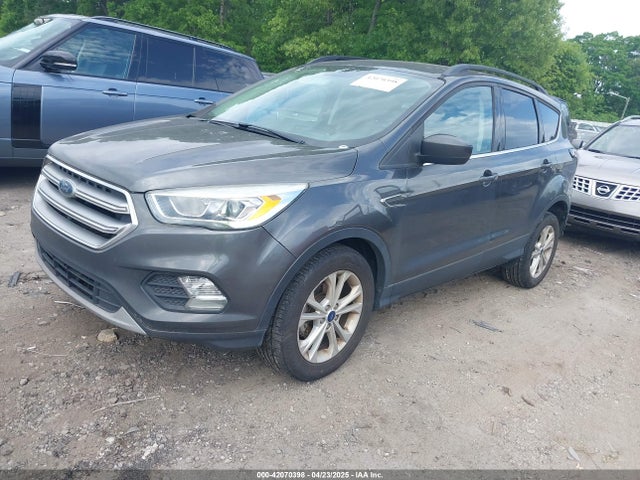 1FMCU0GD6HUA45583 Ford ESCAPE SE