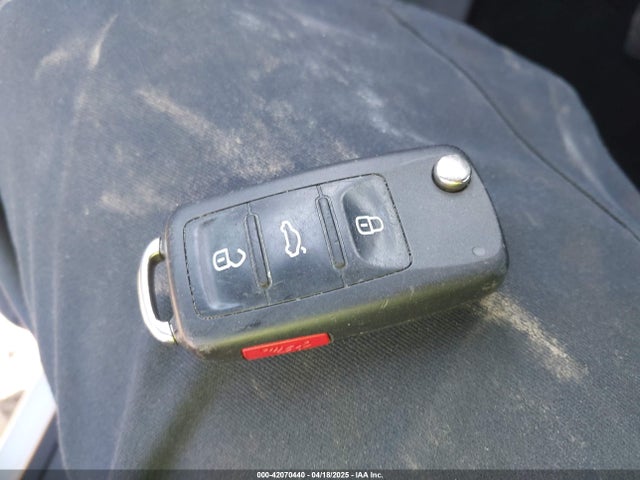 WVGAV7AXXJK003077 Volkswagen Tiguan Limited 2.0t