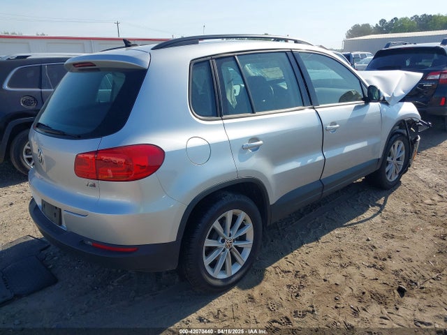 WVGAV7AXXJK003077 Volkswagen Tiguan Limited 2.0t