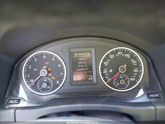WVGAV7AXXJK003077 Volkswagen Tiguan Limited 2.0t