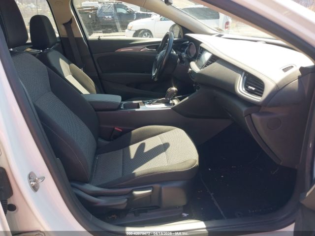 W04GU8SX8J1066748 Buick Regal Tourx Preferred