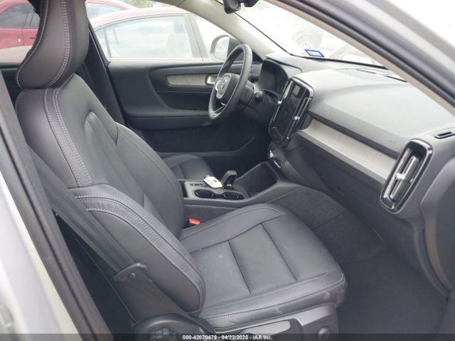 2024 VOLVO XC40 YV4L12UK9R2309479 Photo 4