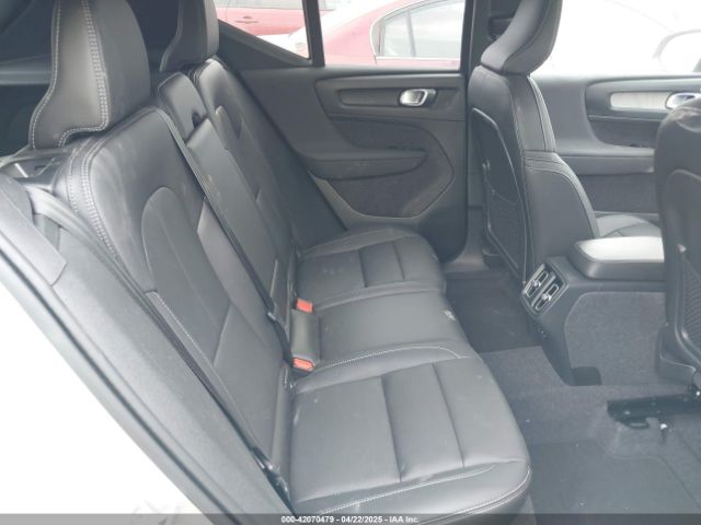2024 VOLVO XC40 YV4L12UK9R2309479 Photo 7