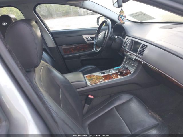 2011 JAGUAR XF SAJWA0GB0BLR85255 Photo 4