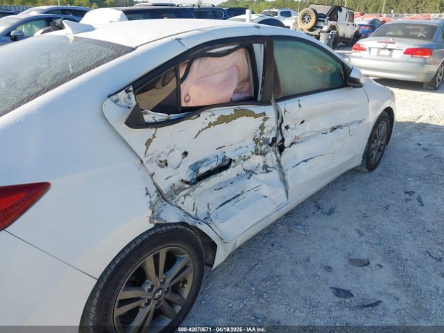 5NPD84LF1JH302368 Hyundai ELANTRA SEL