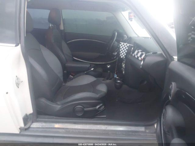 2009 MINI COOPER S CLUBMAN WMWMM33589TP72575 Photo 4