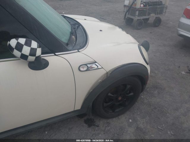 2009 MINI COOPER S CLUBMAN WMWMM33589TP72575 Photo 5