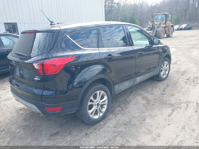 1FMCU9GD9KUA66116 Ford ESCAPE SE