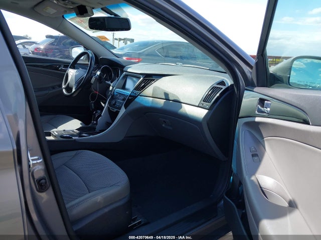 5NPEC4AC7EH922630 Hyundai SONATA SE