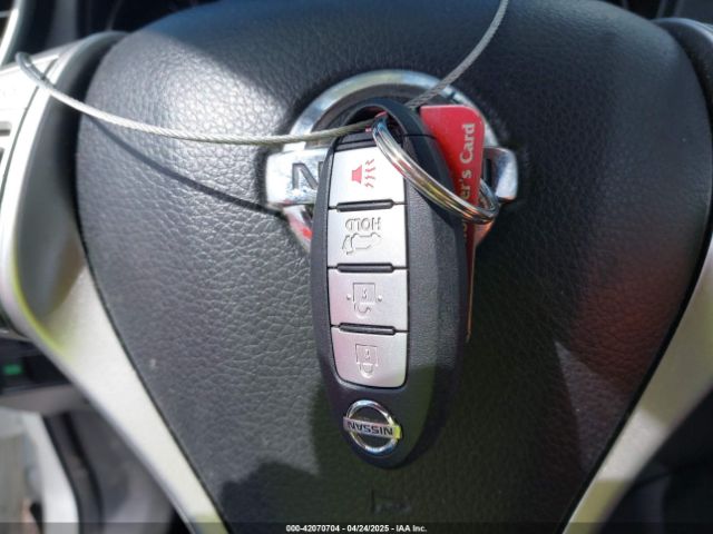 5N1AT2MV8FC823548 Nissan Rogue Sl