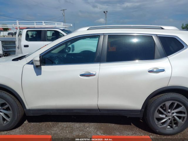 5N1AT2MV8FC823548 Nissan Rogue Sl