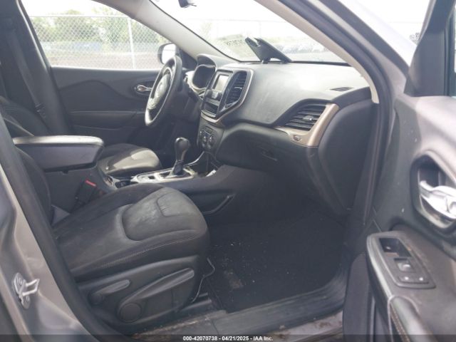 1C4PJLAB0GW207556 Jeep Cherokee Sport