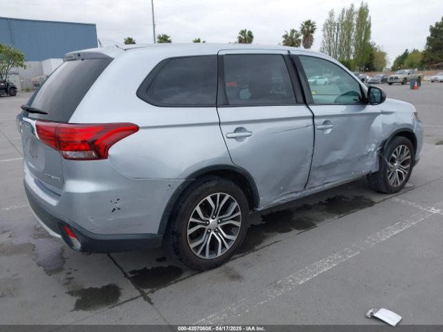 JA4AD2A38HZ044472 Mitsubishi Outlander Es