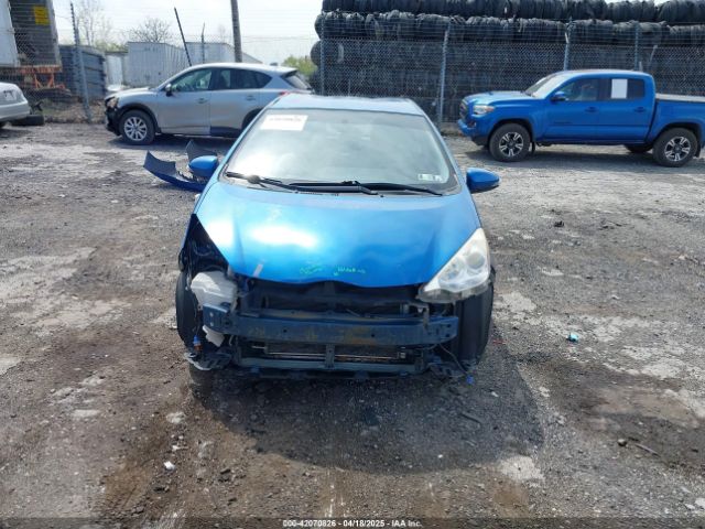 JTDKDTB33E1565723 Toyota Prius C One