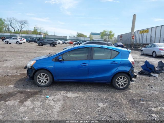 JTDKDTB33E1565723 Toyota Prius C One