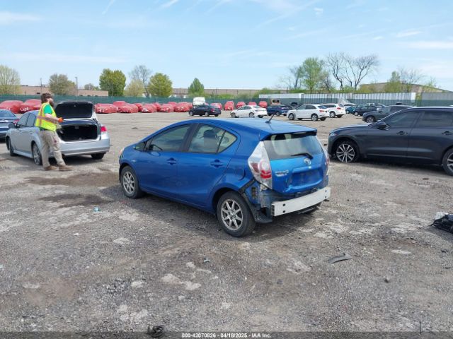 JTDKDTB33E1565723 Toyota Prius C One