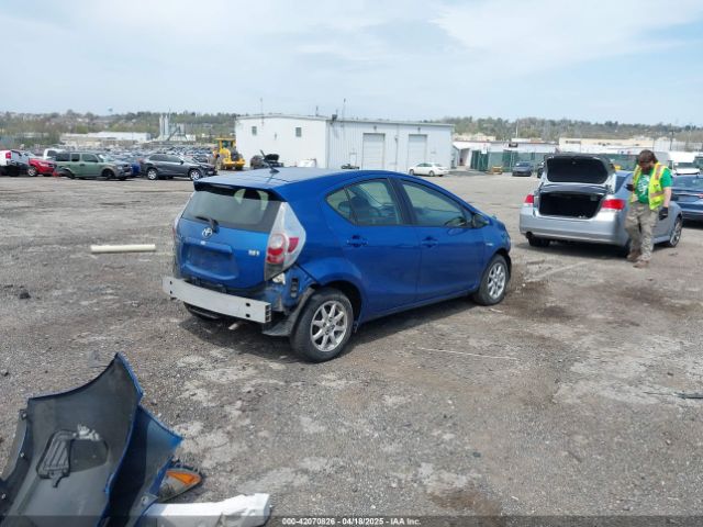 JTDKDTB33E1565723 Toyota Prius C One