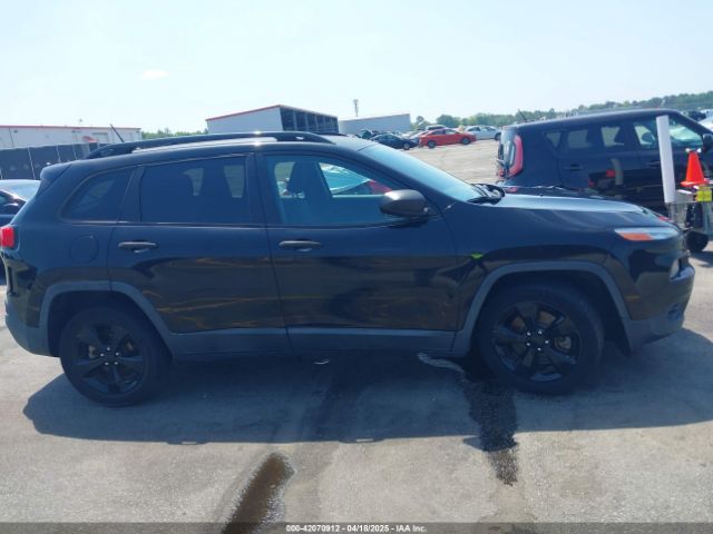 1C4PJLAB4HW514620 Jeep Cherokee Altitude Fwd