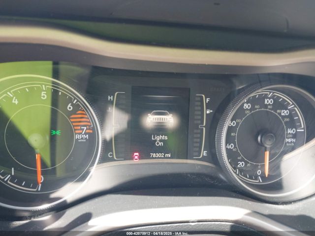 1C4PJLAB4HW514620 Jeep Cherokee Altitude Fwd