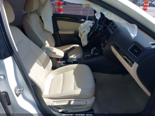 3VWL07AJ9GM227950 Volkswagen Jetta 1.8t Sel