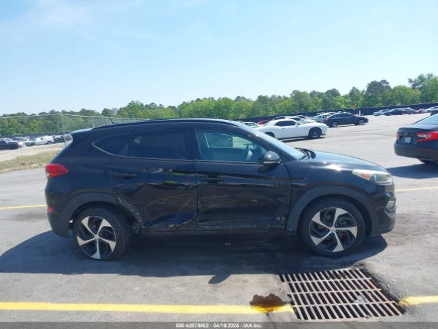 KM8J33A27HU566718 Hyundai Tucson Value