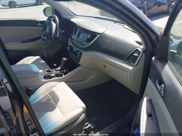 KM8J33A27HU566718 Hyundai Tucson Value