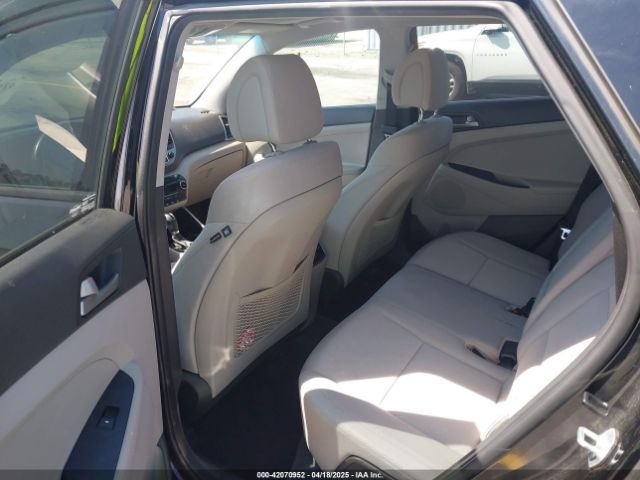 KM8J33A27HU566718 Hyundai Tucson Value