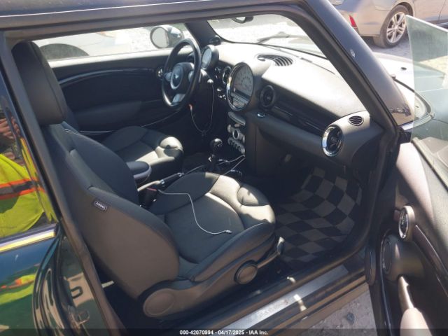2010 MINI COOPER S WMWMF7C59ATZ72404 Photo 4