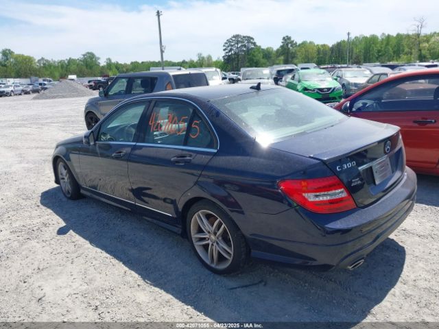 2013 MERCEDES-BENZ C 300 WDDGF8AB7DR278526 Photo 2
