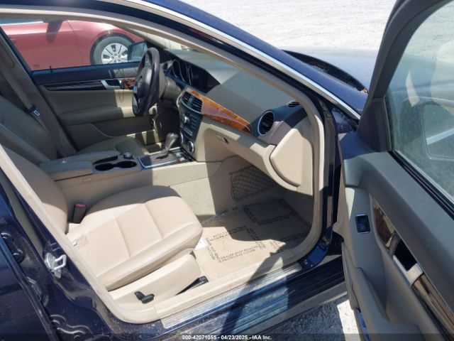 2013 MERCEDES-BENZ C 300 WDDGF8AB7DR278526 Photo 4