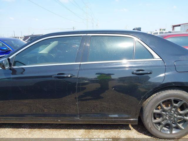 2C3CCARG0HH637444 Chrysler 300 Limited Awd