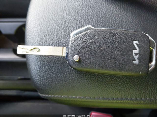 KNDJ23AU1N7162106 KIA SOUL LX