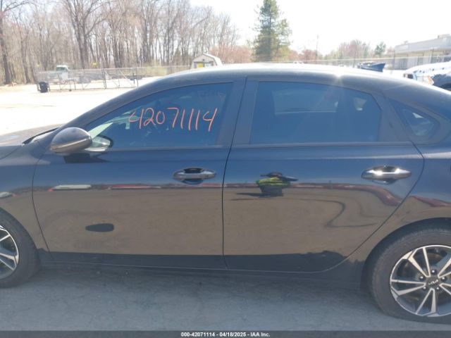 3KPF24AD5NE474800 KIA Forte Lxs