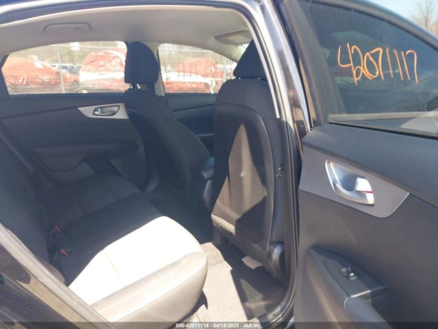 3KPF24AD5NE474800 KIA Forte Lxs