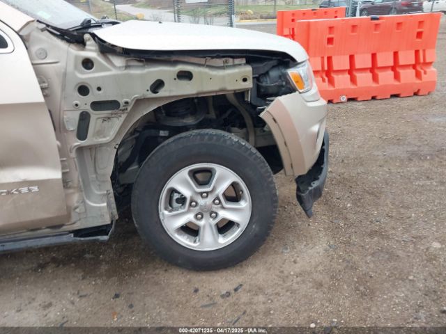 1C4RJFAG8FC675038 Jeep Grand Cherokee Laredo