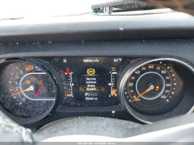 1C4HJXEN5KW509806 Jeep Wrangler Unlimited Sahara 4x4