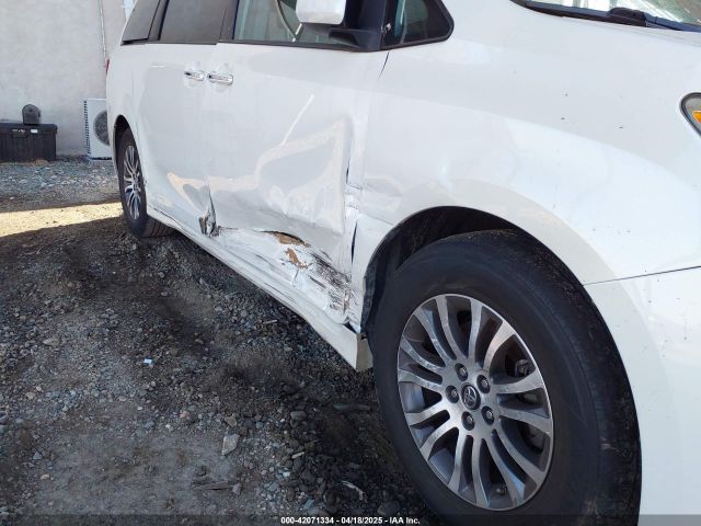 5TDYZ3DC6JS905338 Toyota Sienna Xle Premium 8 Passenger