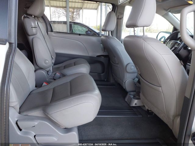 5TDYZ3DC6JS905338 Toyota Sienna Xle Premium 8 Passenger