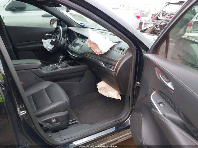 2019 CADILLAC XT4 1GYFZER47KF229708 Photo 4