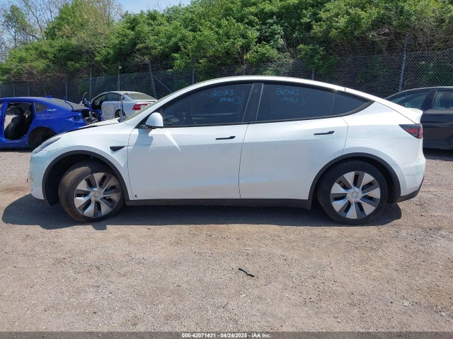 7SAYGDEE0PA130057 Tesla Model Y
