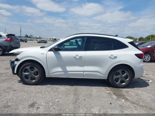 1FMCU0MNXPUB45343 Ford Escape St-line