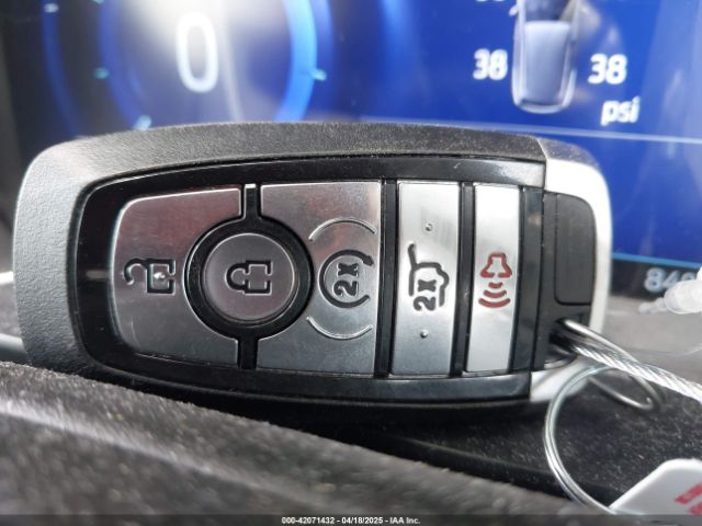 1FMCU9J95NUA87666 Ford Escape Titanium