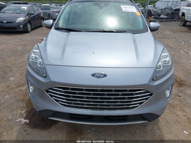 1FMCU9J95NUA87666 Ford Escape Titanium