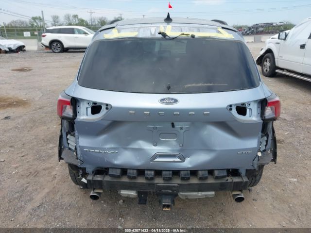 1FMCU9J95NUA87666 Ford Escape Titanium