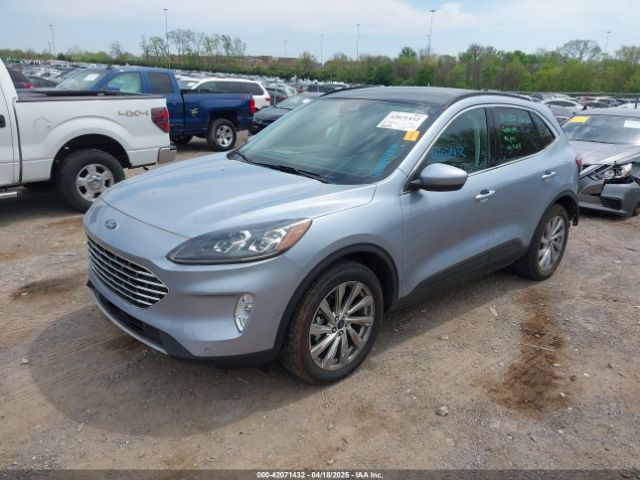 1FMCU9J95NUA87666 Ford Escape Titanium