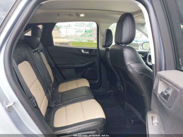 1FMCU9J95NUA87666 Ford Escape Titanium