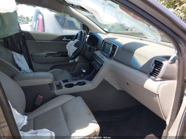 KNDPNCAC6J7401698 KIA Sportage Ex