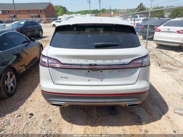 2LMPJ8J99LBL00372 Lincoln Nautilus Standard