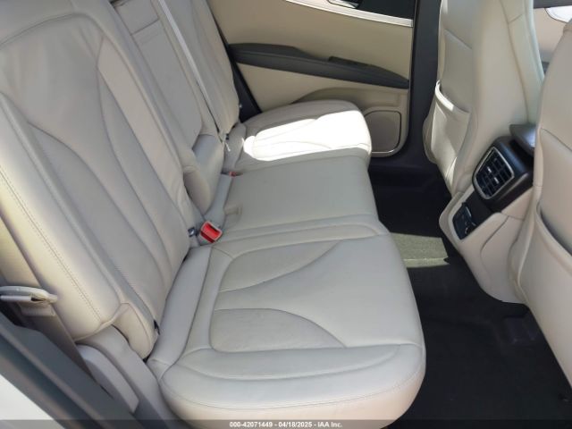 2LMPJ8J99LBL00372 Lincoln Nautilus Standard